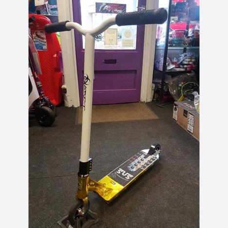 SnS Custom scooter Crisp/Grit  £200.00