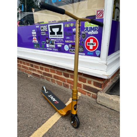 SNS CUSTOM - APEX / BLUNT / OATH (Gold)  £600.00