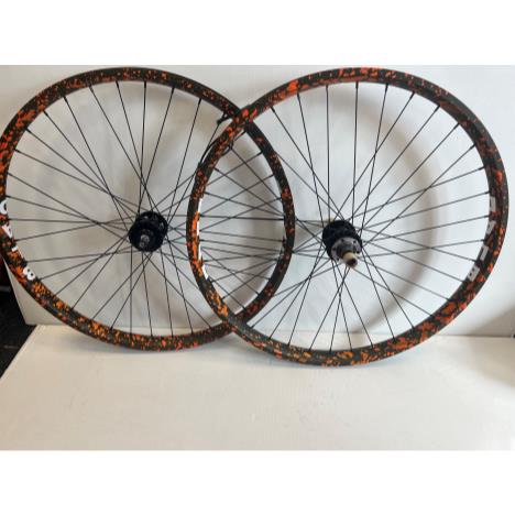 BLAD Geared Wheel Set - Orange Splatter 27.5  £120.00